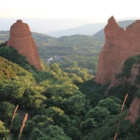 La Torre De Babel * Molinaseca
