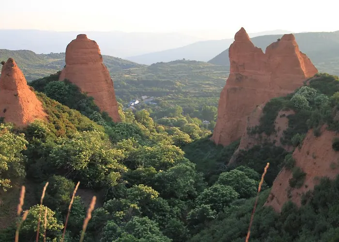 La Torre De Babel * Molinaseca